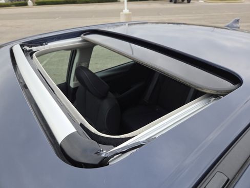 Used 2025 Subaru Legacy Premium image 4