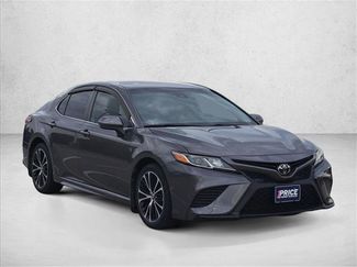 Used 2020 Toyota Camry SE FWD video 3