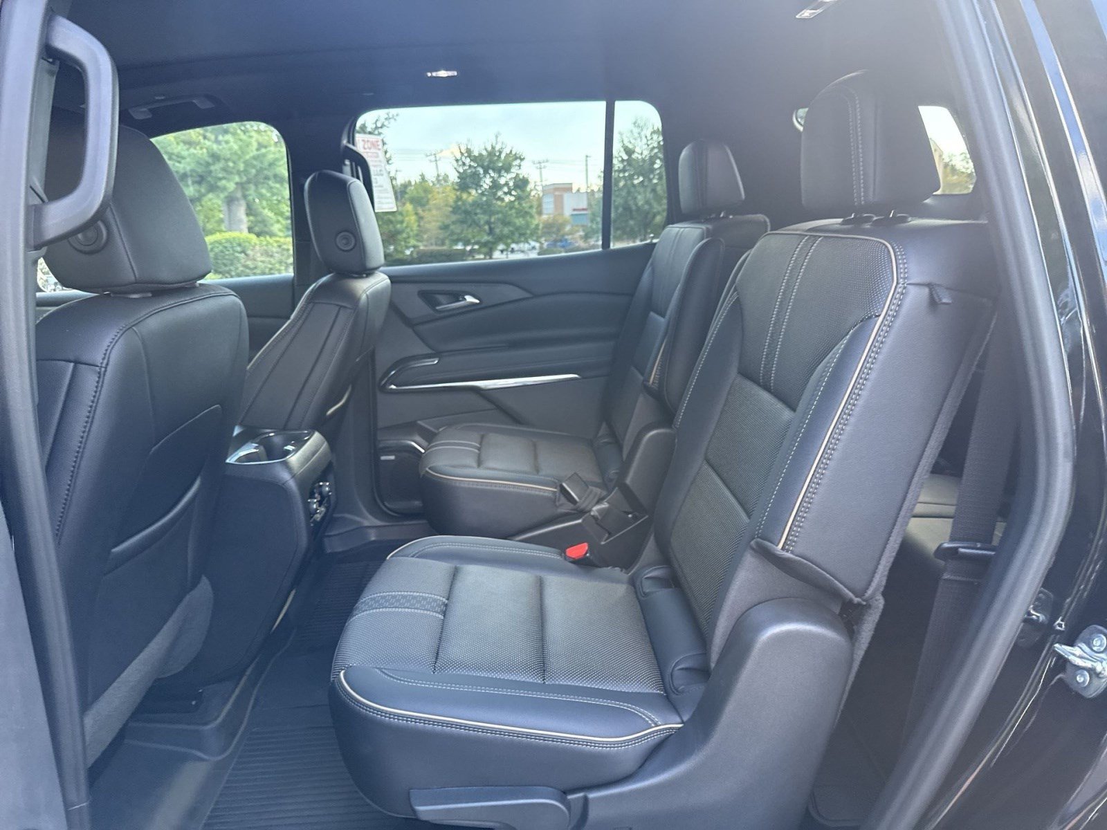 Used 2026 Chevrolet Traverse High Country w/ LPO, Floor Liner Package AWD/4WD image 23