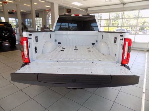 Used 2025 Ford F350 Lariat w/ Lariat Ultimate Package AWD/4WD image 9