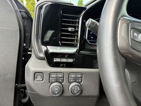 Used 2025 Chevrolet Silverado 1500 High Country AWD/4WD image 29