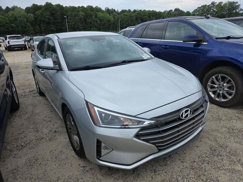 Used 2020 Hyundai Elantra SEL w/ Cargo Package (C1) FWD image 2