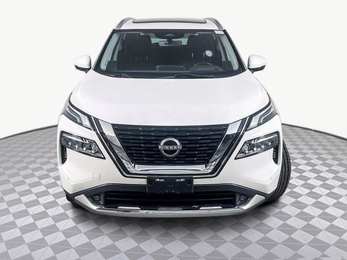 Used 2022 Nissan Rogue Platinum w/ Head-Up Display Package image 2