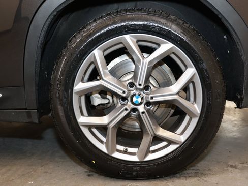 Used 2025 BMW X4 xDrive30i image 26