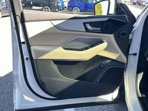 Used 2023 Acura MDX SH-AWD image 17