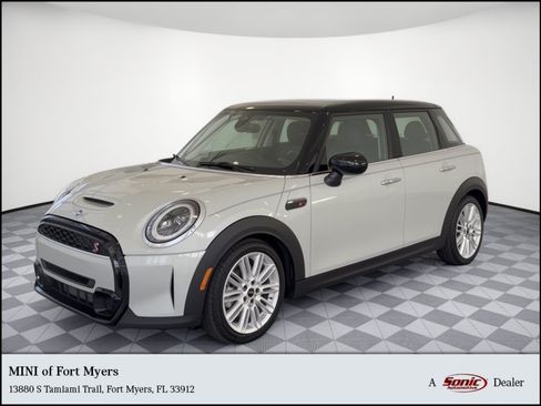 Used 2022 MINI Cooper S FWD image 1