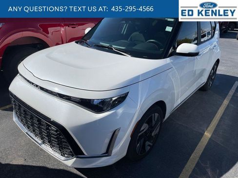 Used 2023 Kia Soul GT-Line FWD image 2