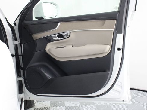 Certified 2026 Volvo XC90 B5 Core AWD/4WD image 21