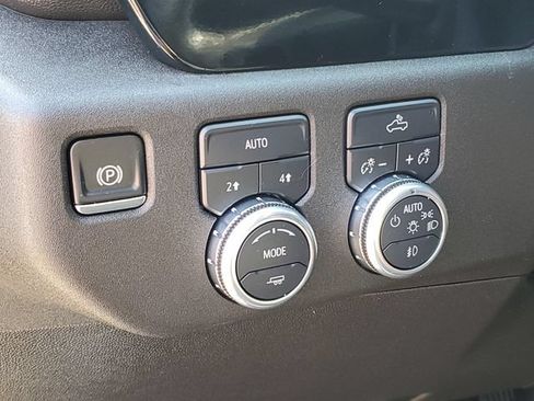 Used 2025 GMC Sierra 1500 Elevation AWD/4WD image 10