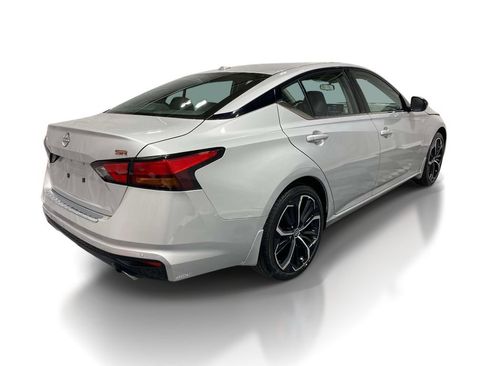 Used 2023 Nissan Altima 2.5 SR FWD image 4