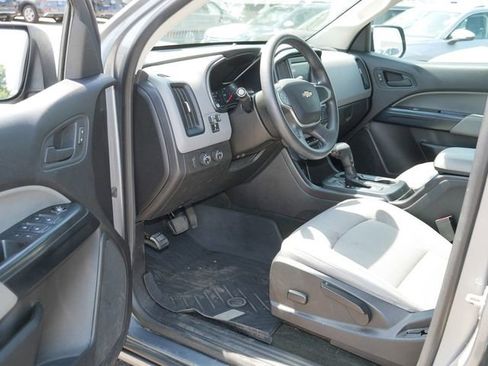 Used 2018 Chevrolet Colorado W/T w/ WT Convenience Package AWD/4WD image 12