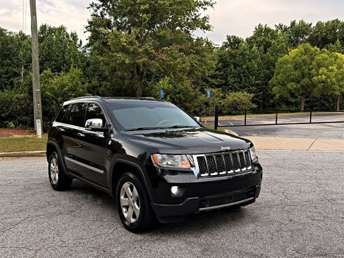 Used 2012 Jeep Grand Cherokee Overland AWD/4WD image 3
