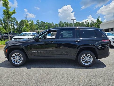 New 2025 Jeep Grand Cherokee L Laredo image 4