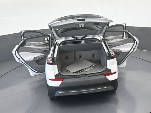 Used 2023 Chevrolet Bolt EUV Premier image 79