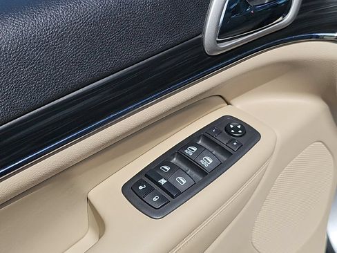 Used 2021 Jeep Grand Cherokee Limited w/ Luxury Group II AWD/4WD image 19