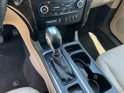 Used 2019 Ford Escape Titanium AWD/4WD image 12