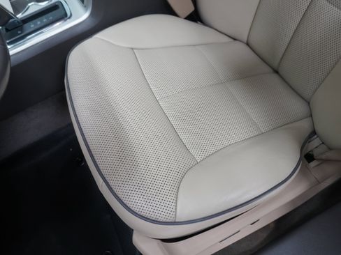 Used 2010 Lincoln MKX 2WD image 13