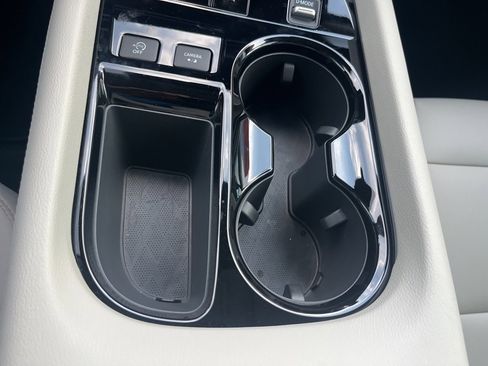 Used 2025 Nissan Murano SV image 19