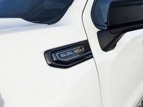 Used 2024 GMC Sierra 1500 Elevation AWD/4WD image 9