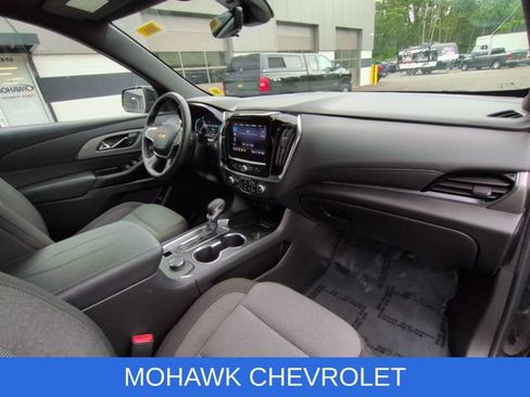 Used 2023 Chevrolet Traverse LT w/ Rear Camera Mirror Package AWD/4WD image 29