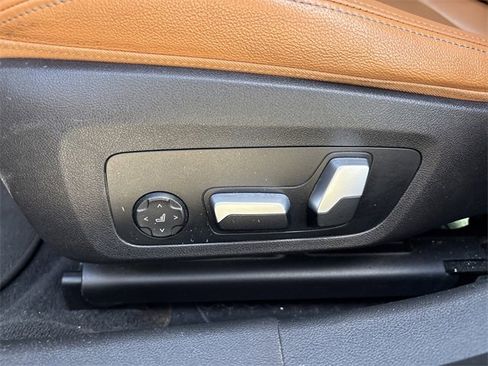 Used 2022 BMW 330i Sedan w/ Driving Assistance Package image 19