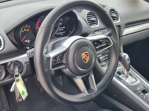 Used 2018 Porsche 718 Boxster image 29