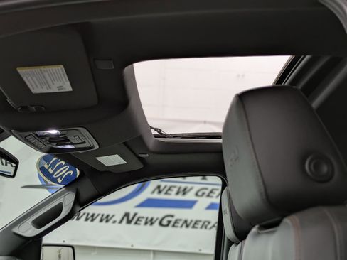 Used 2022 GMC Sierra 1500 AT4 w/ AT4 Preferred Package image 9