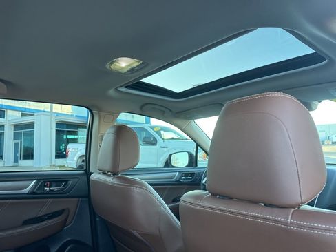 Used 2018 Subaru Outback 3.6R Touring w/ Popular Package #3 image 28