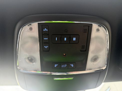 Used 2016 Jeep Grand Cherokee Laredo 75th Anniversary image 26