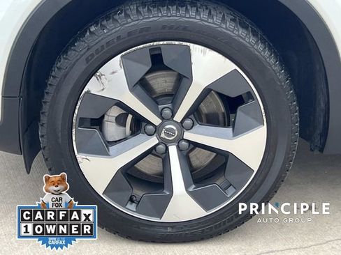 Used 2023 Volvo XC40 B4 Ultimate image 5