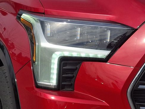 Used 2025 Toyota Sequoia Platinum image 12