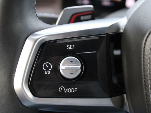 Used 2024 BMW i7 xDrive60 image 28