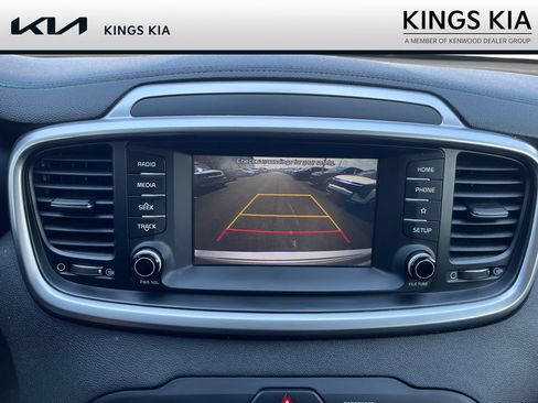 Used 2019 Kia Sorento L FWD image 11