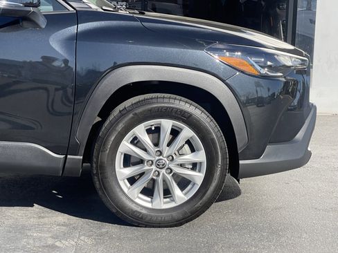 Used 2022 Toyota Corolla Cross LE image 8