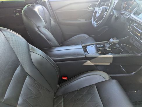 Certified 2024 Nissan Rogue Platinum w/ Platinum Premium Package image 12