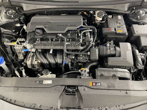 New 2026 Hyundai Elantra Sport FWD image 18