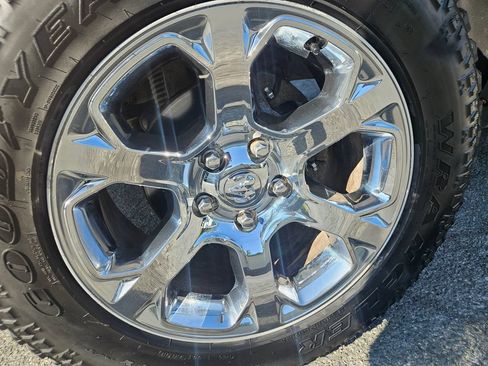Used 2016 RAM 1500 Laramie w/ Convenience Group AWD/4WD image 28