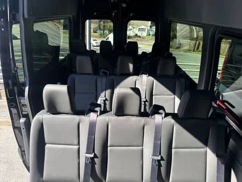 Used 2025 Mercedes-Benz Sprinter 2500 image 9