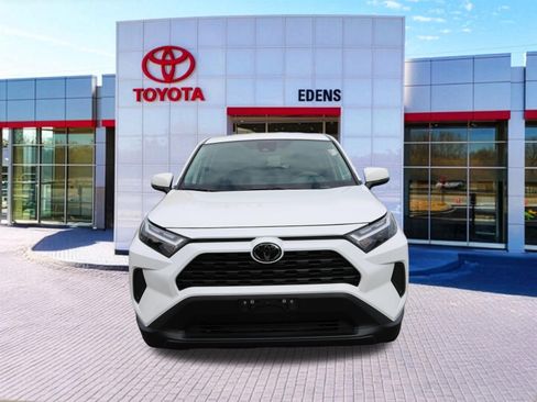 Used 2025 Toyota RAV4 LE AWD/4WD image 11