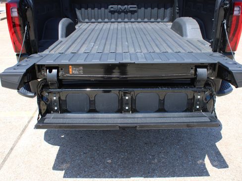 Used 2026 GMC Sierra 2500 SLT w/ SLT Premium Package AWD/4WD image 15