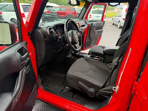 Used 2017 Jeep Wrangler Unlimited Sport AWD/4WD image 10