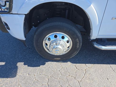 Used 2023 RAM 3500 Limited image 11