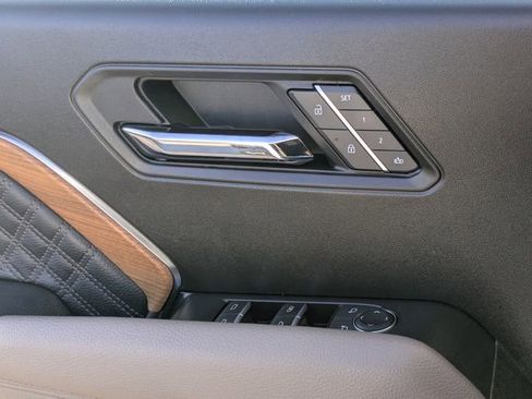 Used 2024 GMC Canyon Denali image 24