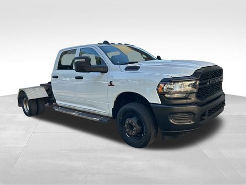 Used 2024 RAM 3500 Tradesman w/ Max Tow Package image 2