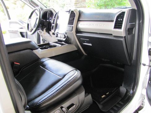 Used 2019 Ford F250 Lariat w/ Lariat Value Package image 21