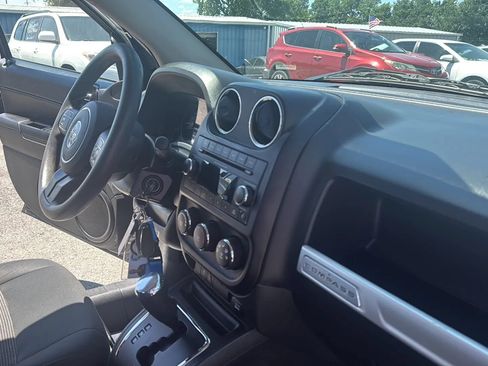 Used 2014 Jeep Compass Sport w/ Power Value Group FWD image 22