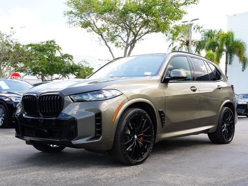 Used 2024 BMW X5 sDrive40i w/ M Sport Package RWD image 3