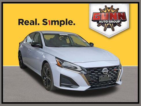Used 2023 Nissan Altima 2.5 SR image 1
