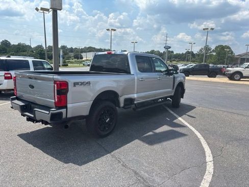 Used 2023 Ford F250 XLT w/ Black Appearance Package AWD/4WD image 3