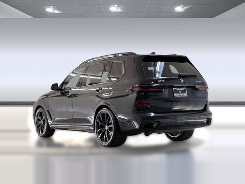 Used 2024 BMW X7 xDrive40i w/ M Sport Package AWD/4WD image 3